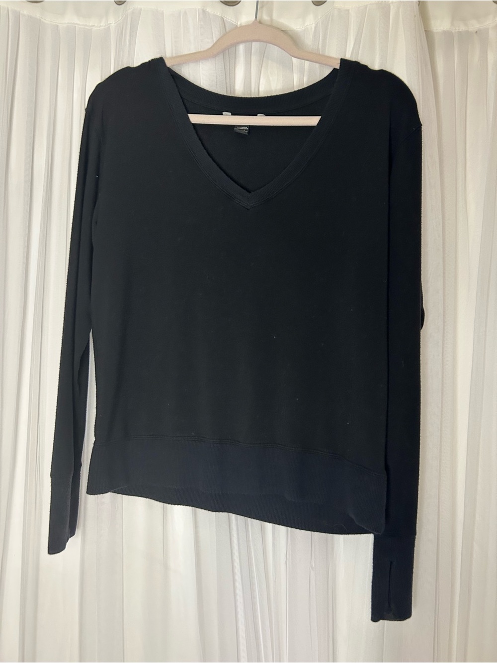 Athleta Black V-Neck Long Sleeve Pullover Sweatshirt